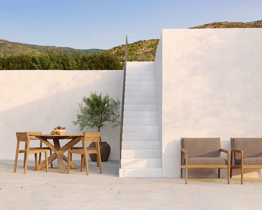 Circle outdoor dining table