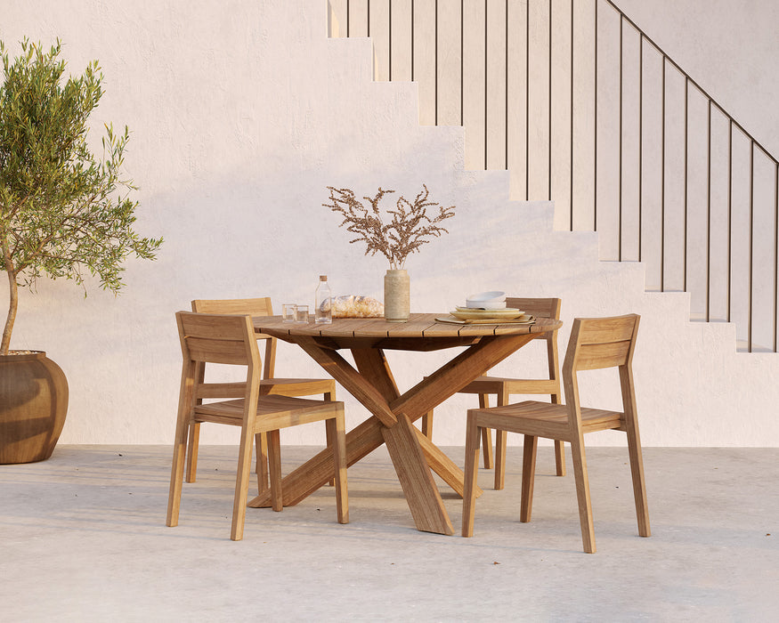 Circle outdoor dining table