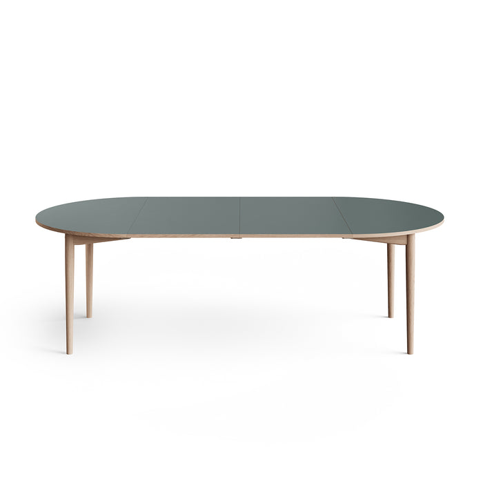 Oma dining table – extendable [Made-to-order]