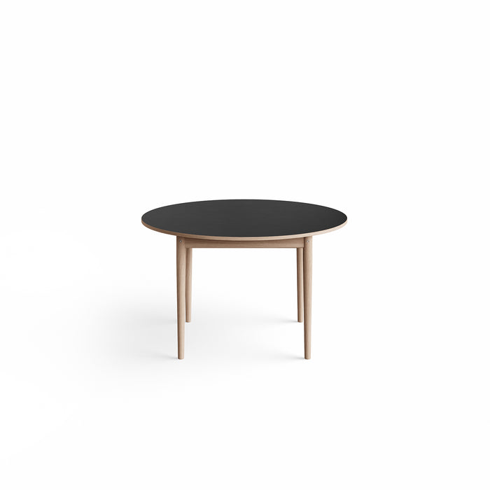 Oma dining table – extendable [Made-to-order]