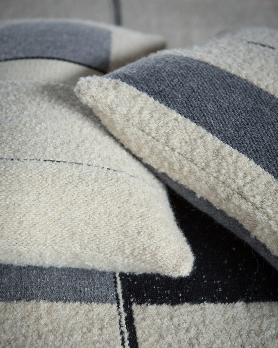 Urban cushion 20" x 20"