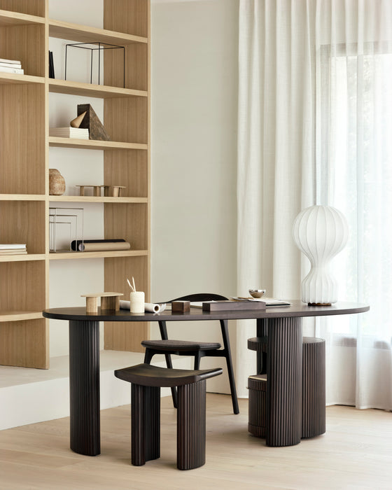 Boomerang drawer unit