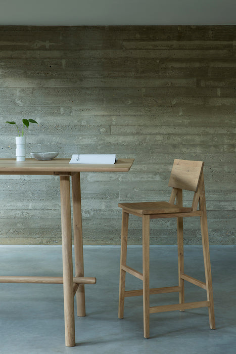 N4 bar stool