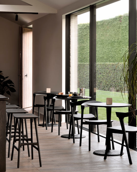 Torsion dining table