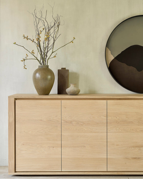 Shadow sideboard