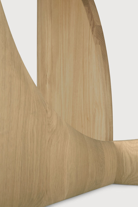 Geometric dining table (Round)