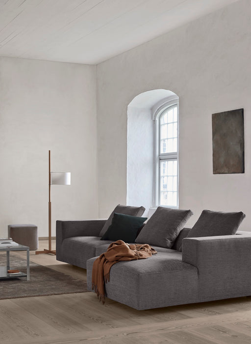 Baseline sectional sofa right facing