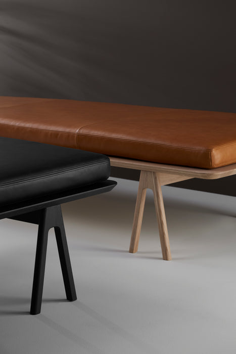 Level daybed