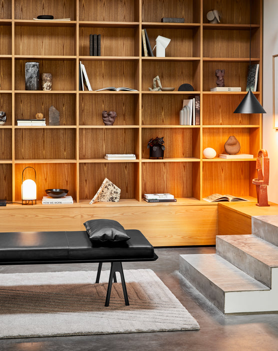 Level daybed