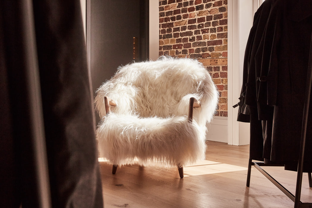 Fluffy lounge chair [Made-to-order]