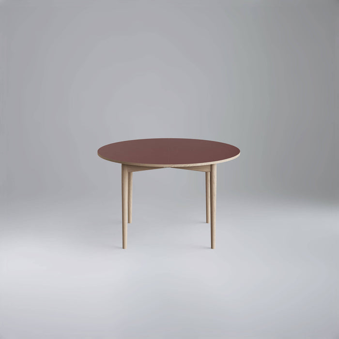 Oma dining table – extendable [Made-to-order]