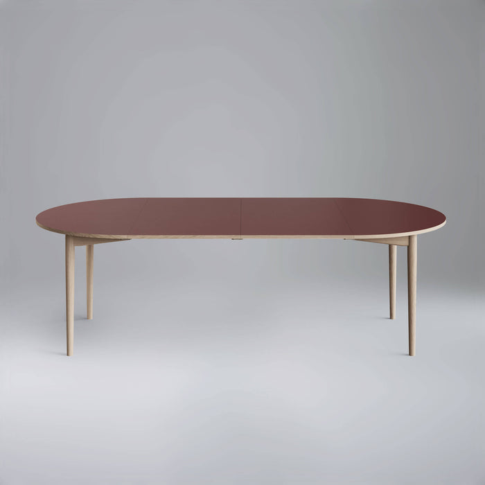 Oma dining table – extendable [Made-to-order]