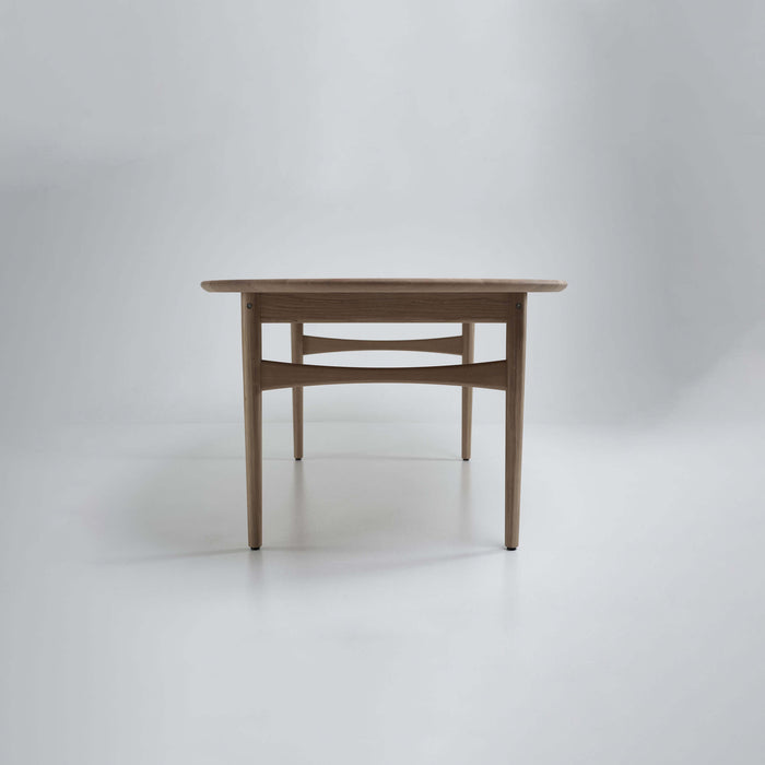 Øya dining table [Made-to-order]