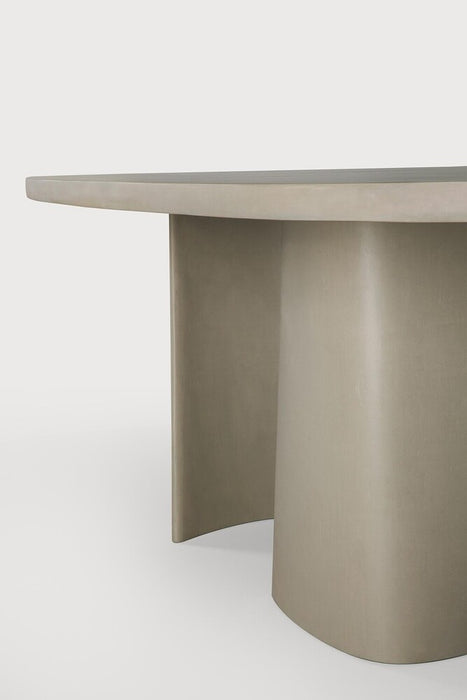 Canyon outdoor dining table